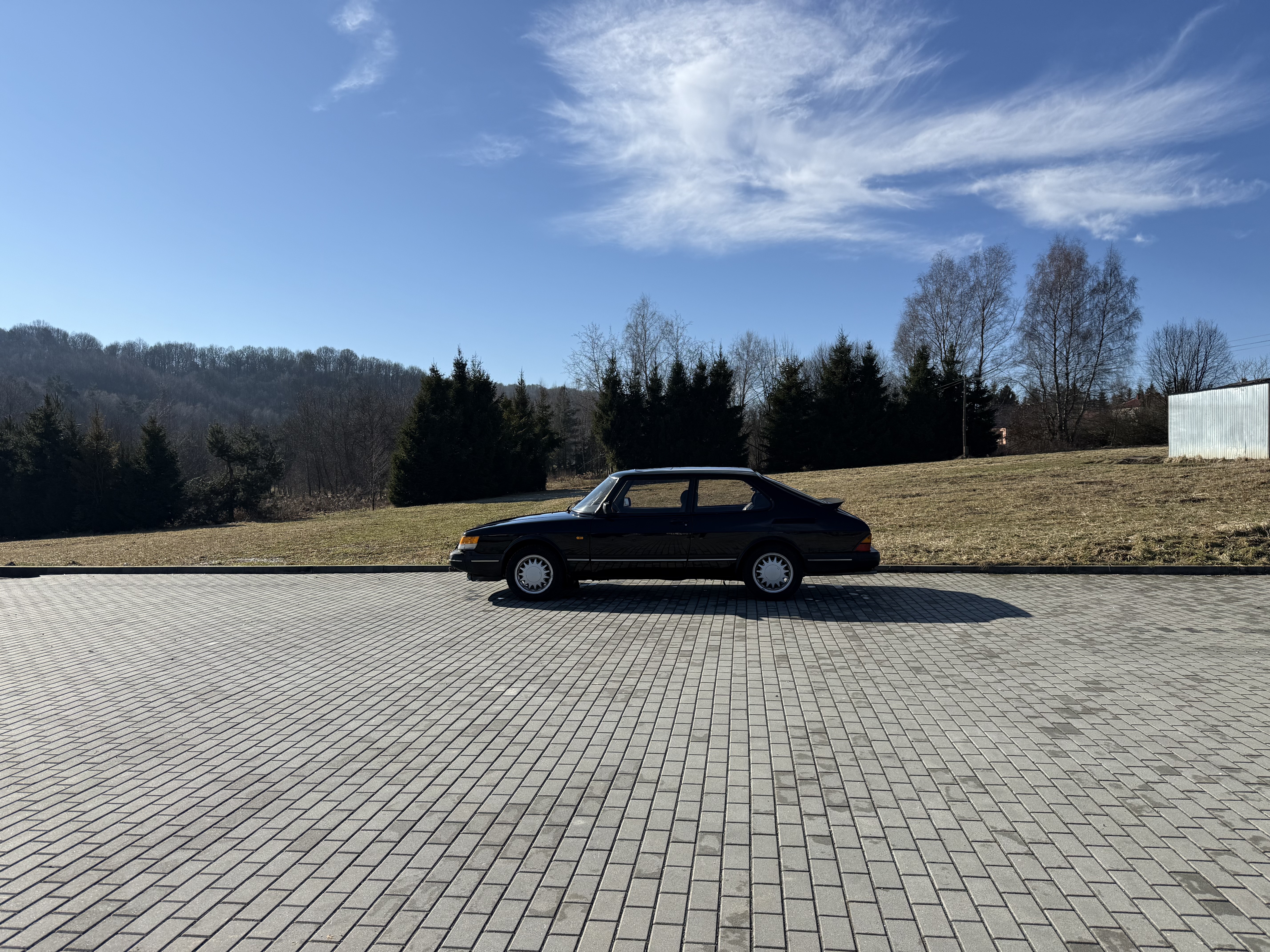 900